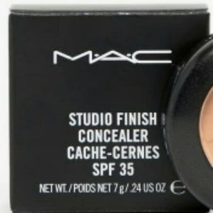 MAC NC42 Studio Finish Concealer